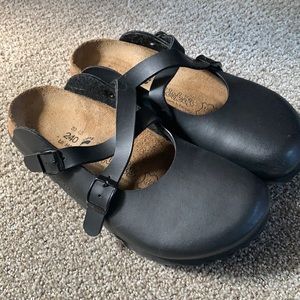 Birki’s by Birkenstock Maria black leather mule clogs size 6